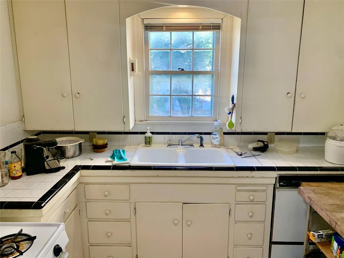 Photo of 1607 Wethersfield RD