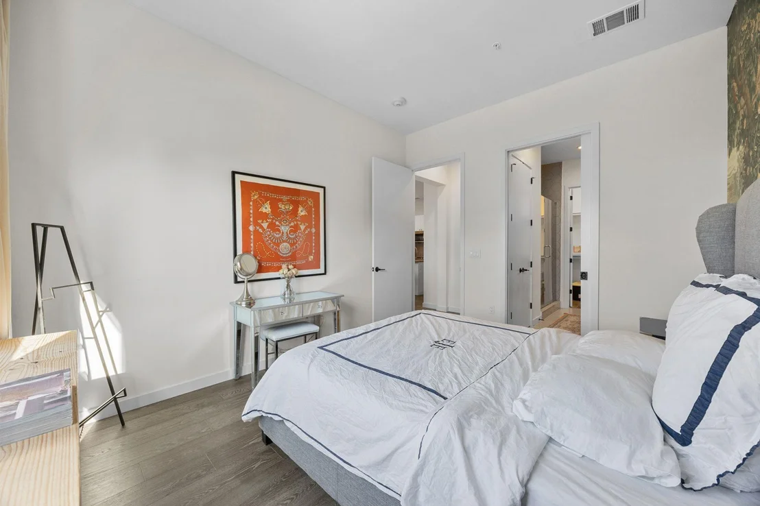 Photo of Unit 229 at 800 Embassy DR