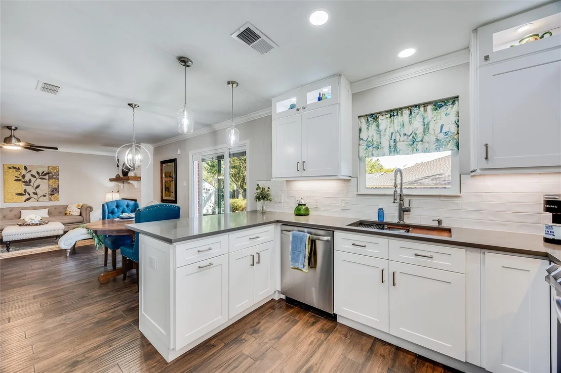 Photo of 10103 Oak Hollow CIR