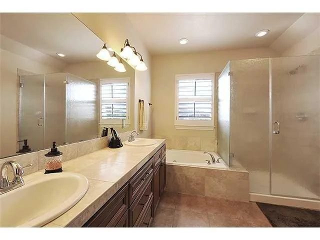 Photo of 644 Newport DR