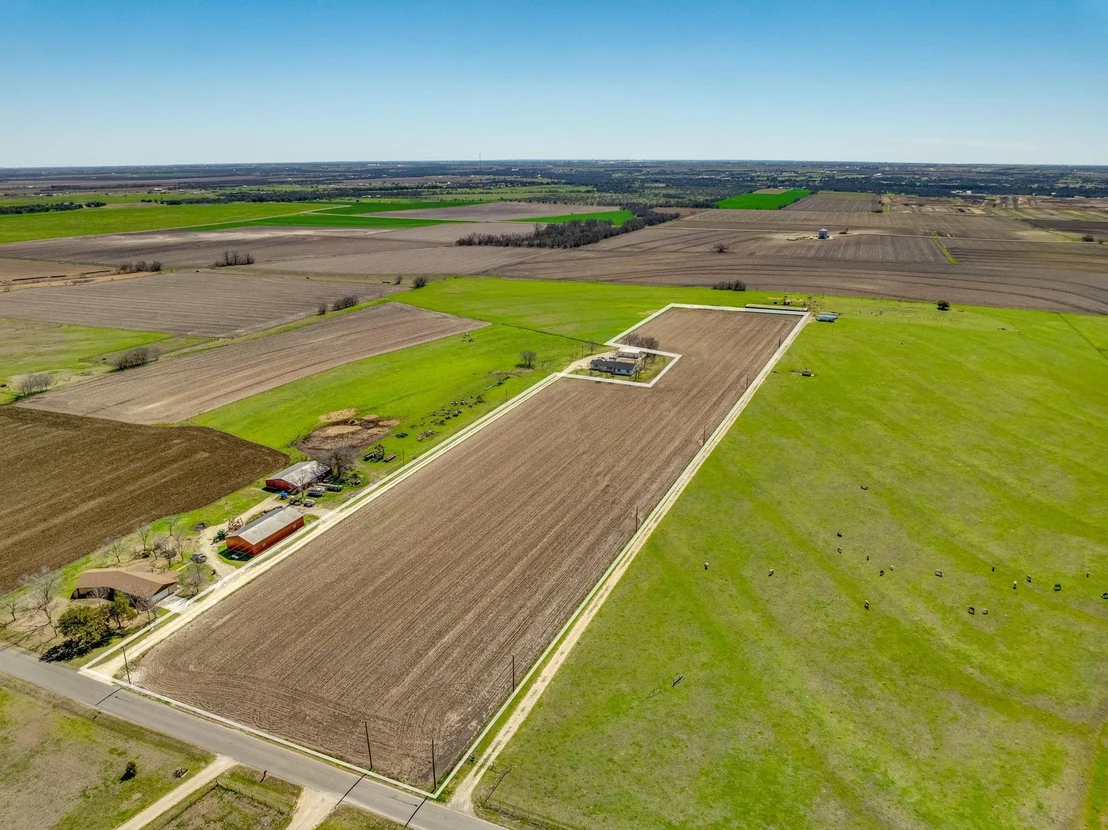 Photo of 930 County Road 124 RD