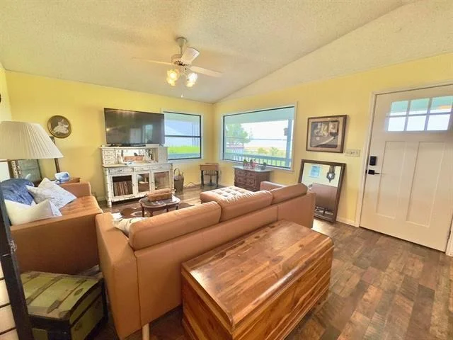 Photo of 912 Cozy LN