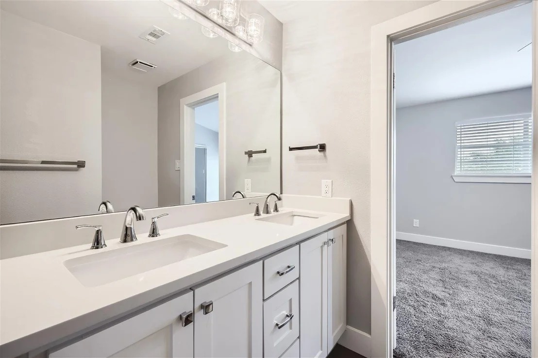 Photo of Unit D at 1830 River Crossing CIR