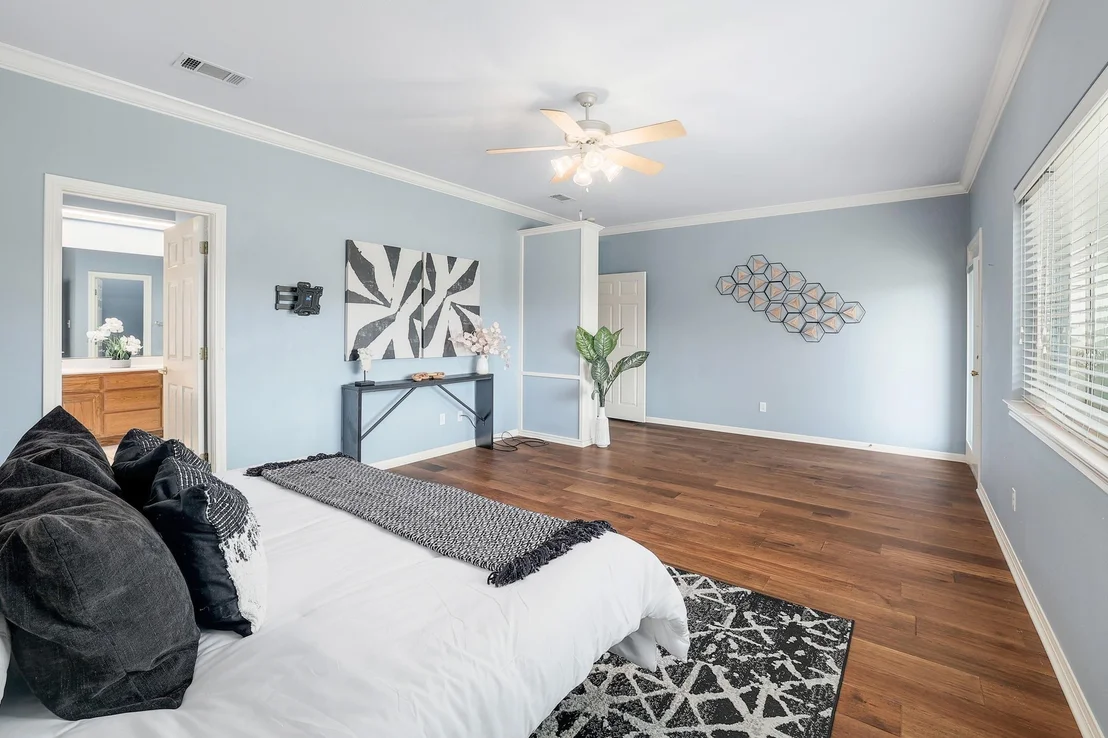 Photo of 101 Lakeview LN