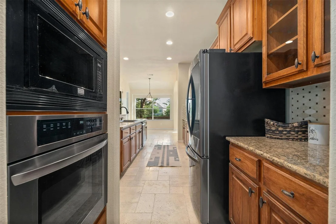Photo of 240 Bolton DR