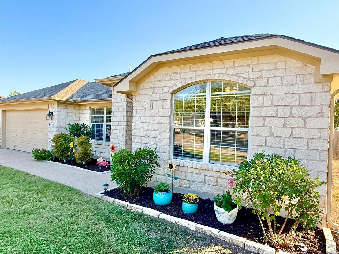 Photo of 1205 Drake Elm DR