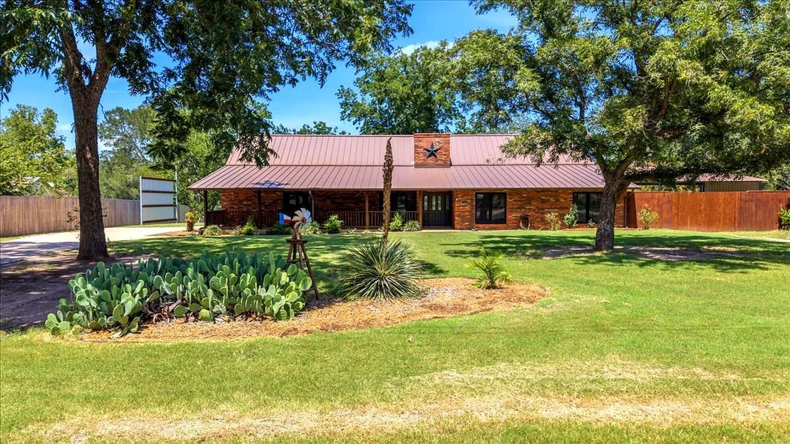 Photo of 154 Shoreline DR