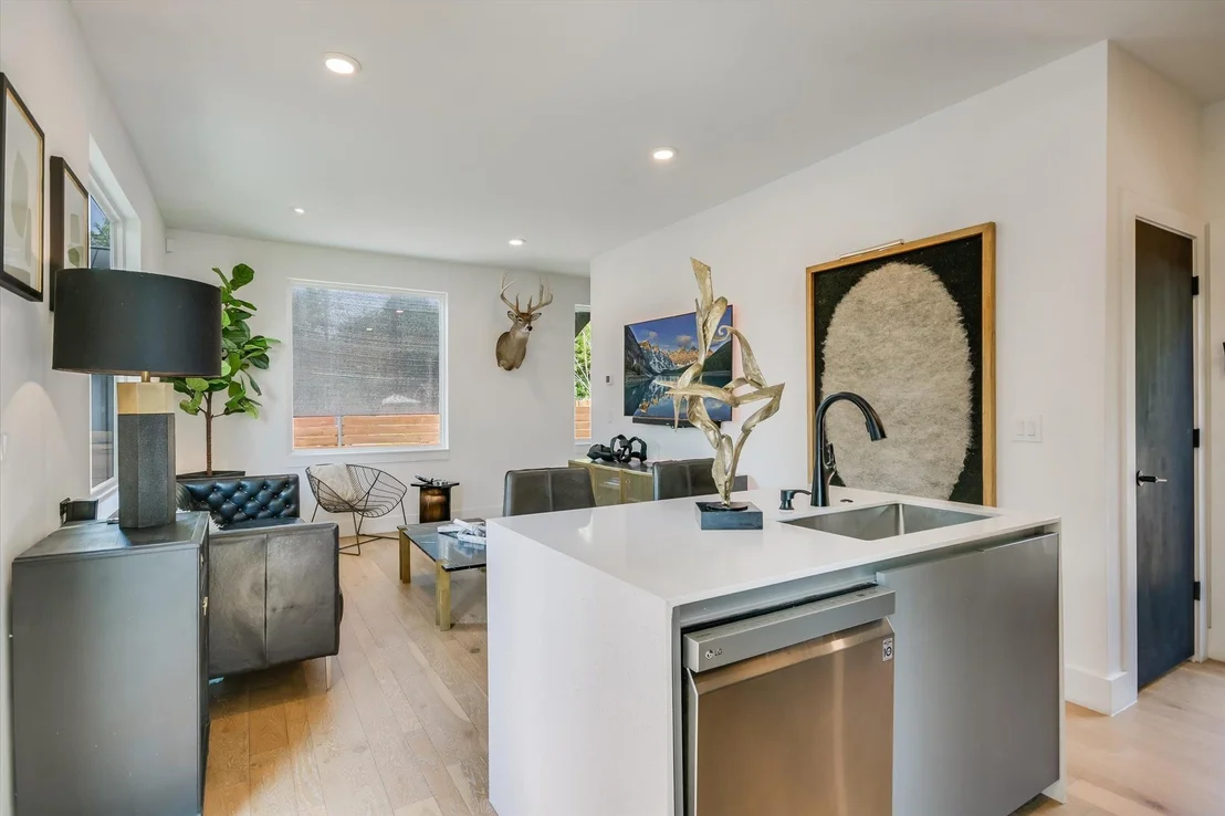 Photo of Unit 2 at 4802 Gladeview DR