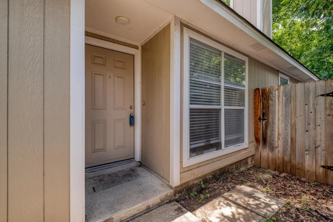Photo of 2155 Redwing WAY