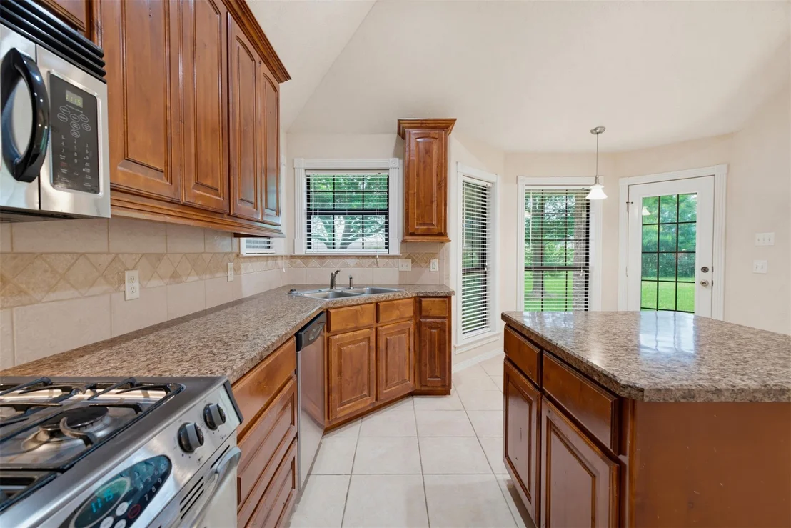 Photo of 702 Woodson DR