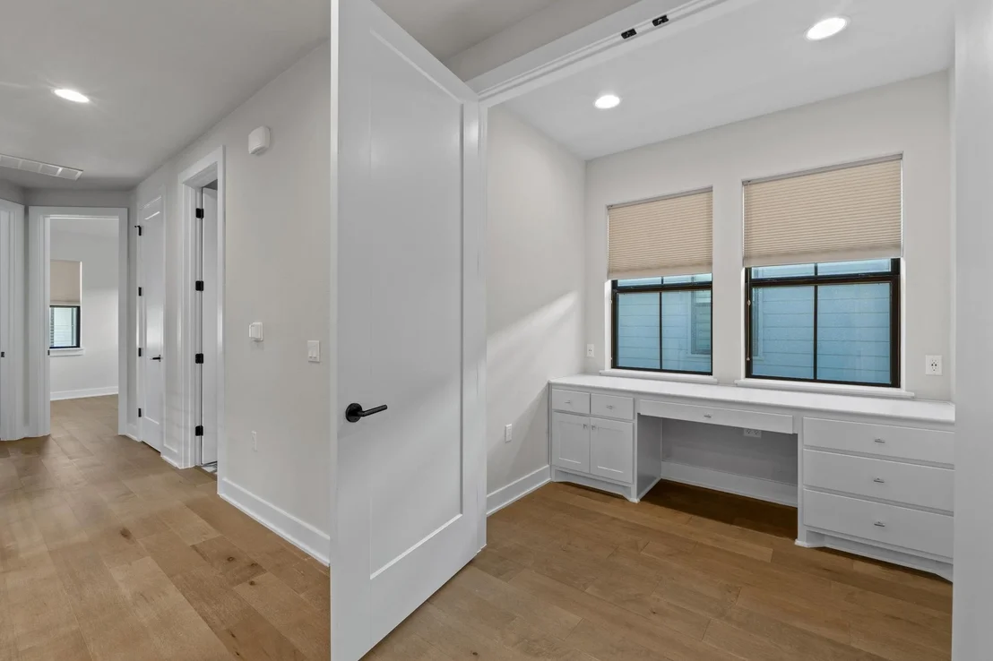 Photo of 3905 Taniguchi ST