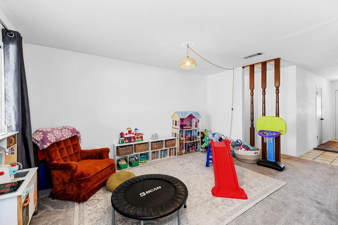 Photo of 905 Moss CIR