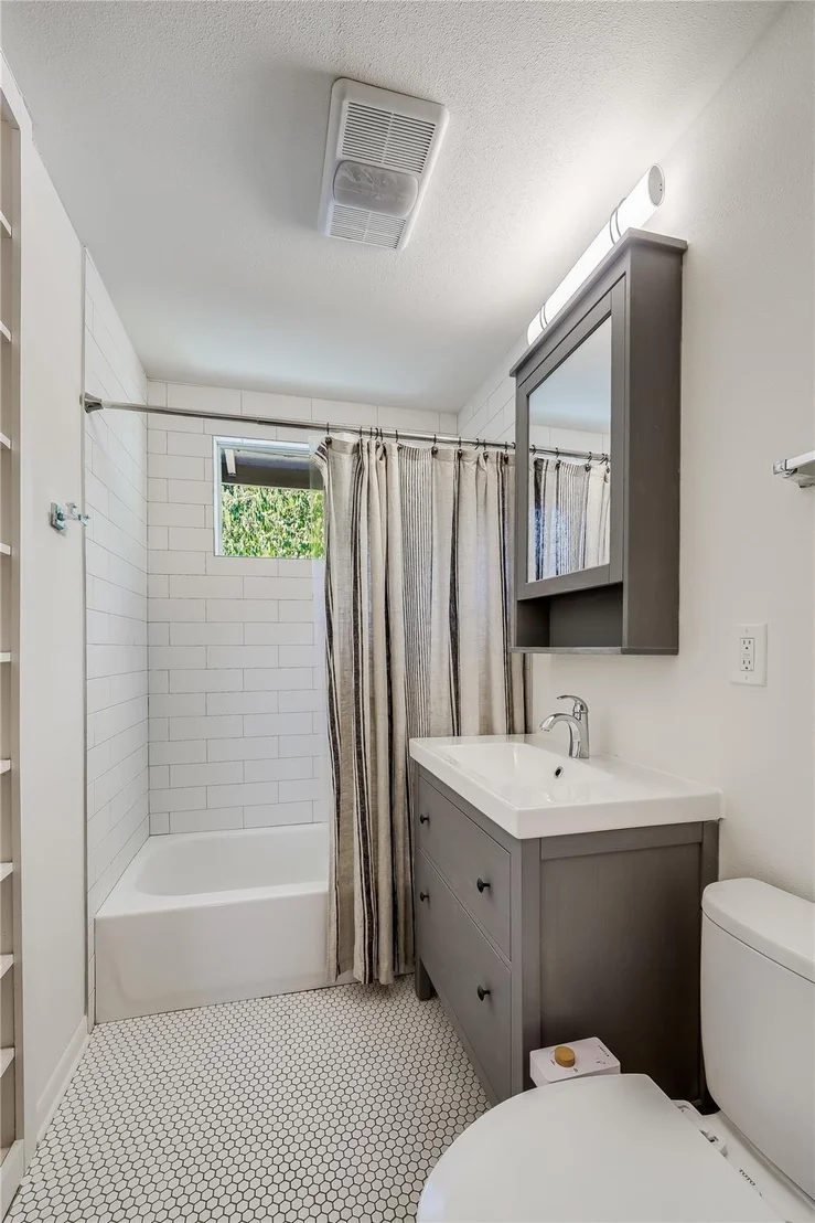Photo of 5202 Knight CIR