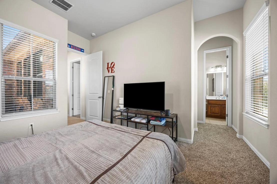 Photo of 1205 Winding Way DR