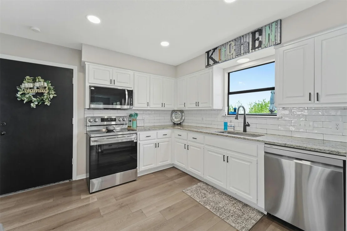 Photo of 21302 High DR