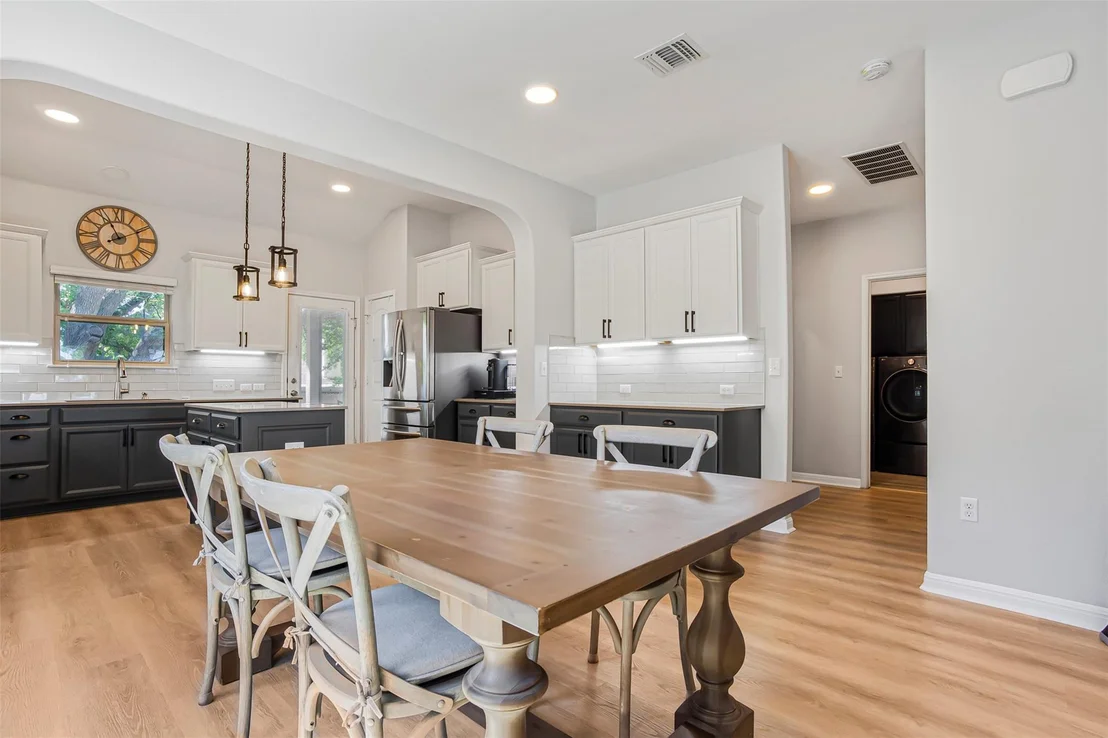 Photo of 1233 Peregrine WAY