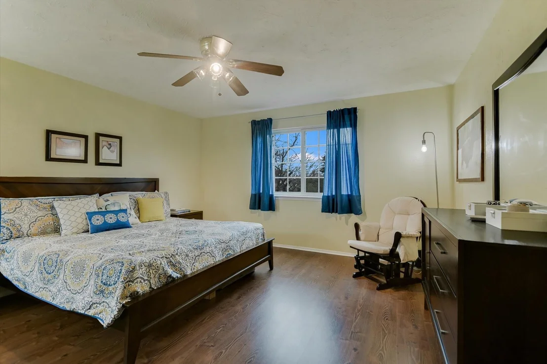 Photo of 205 Woodmont DR