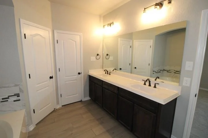 Photo of 5206 La Terraza LN