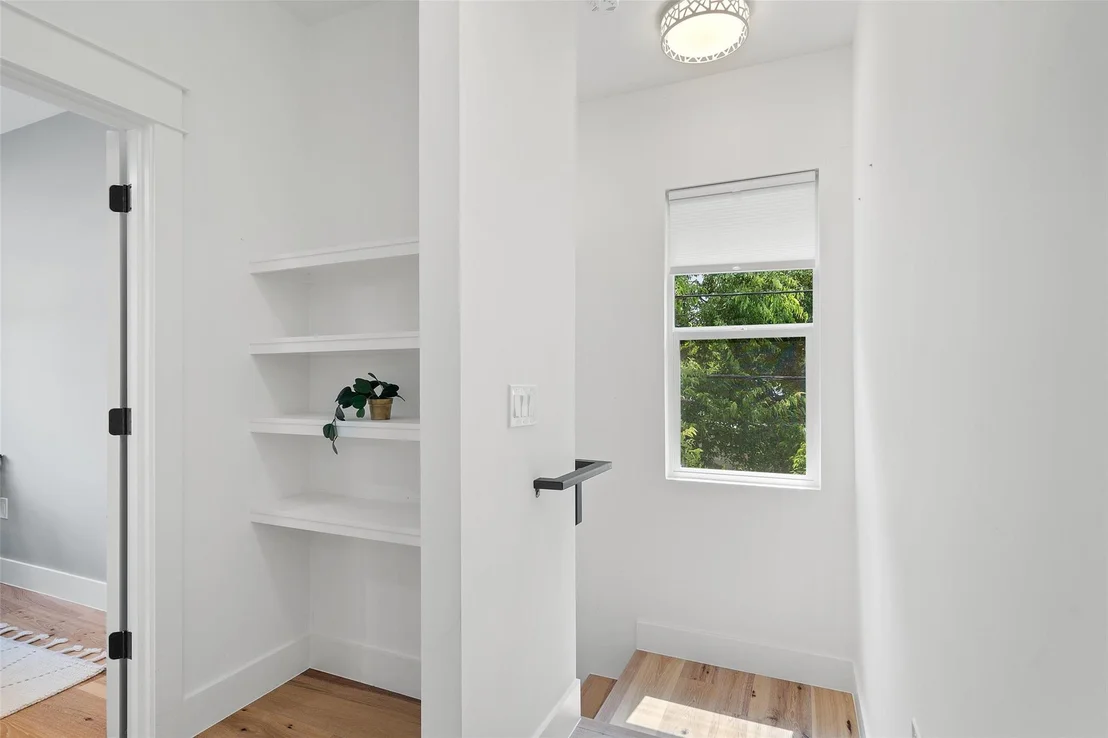 Photo of Unit 2 at 405 W North Loop BLVD