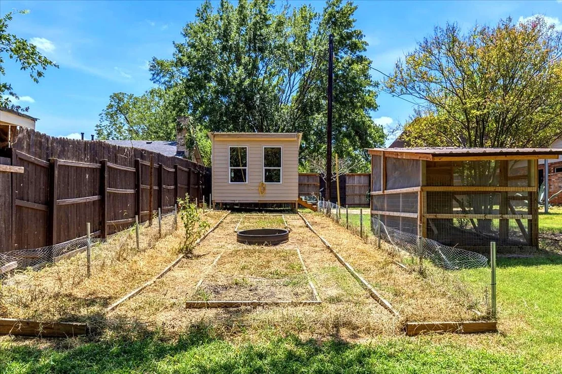 Photo of 154 Shoreline DR