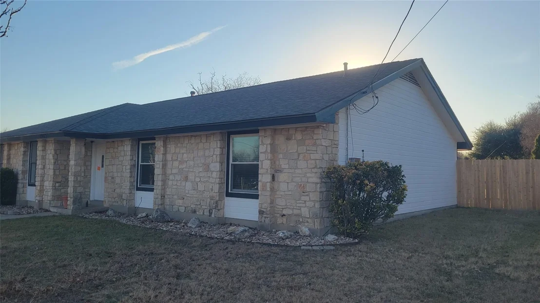 Photo of 1903 Londonderry DR