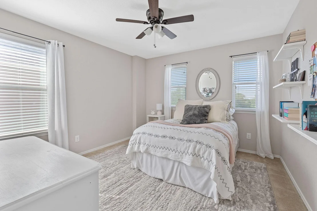 Photo of 476 Sheepshank DR