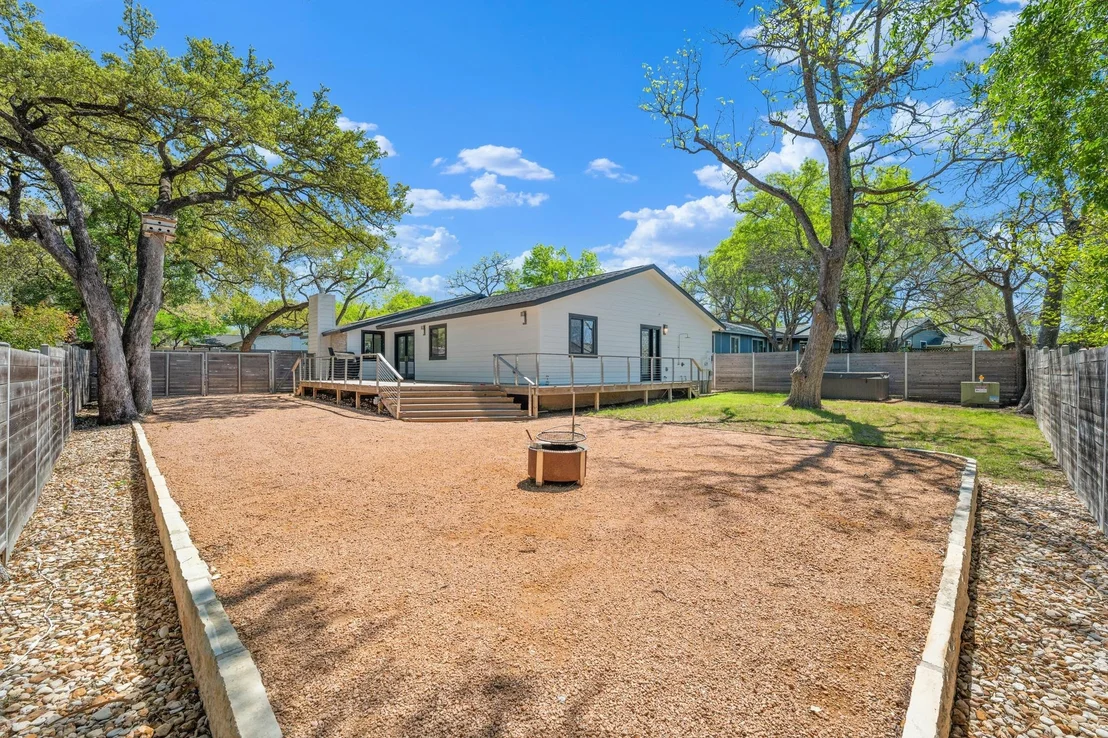 Photo of 7504 Whispering Oaks DR