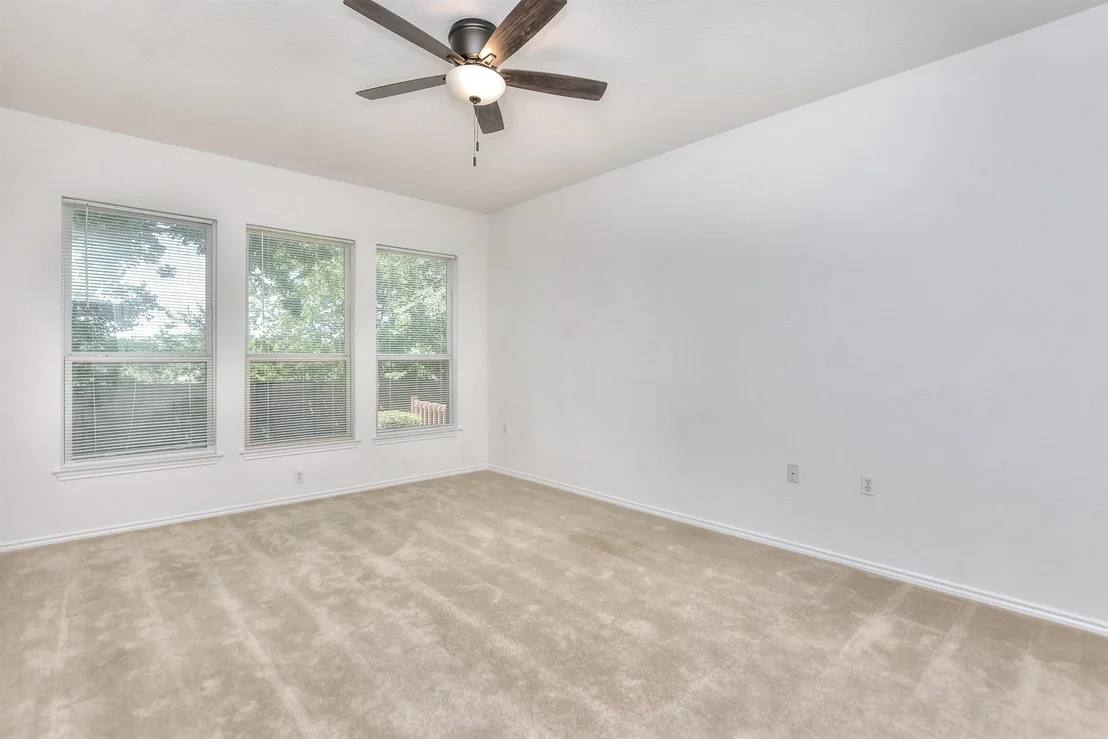 Photo of 221 Bonham LOOP