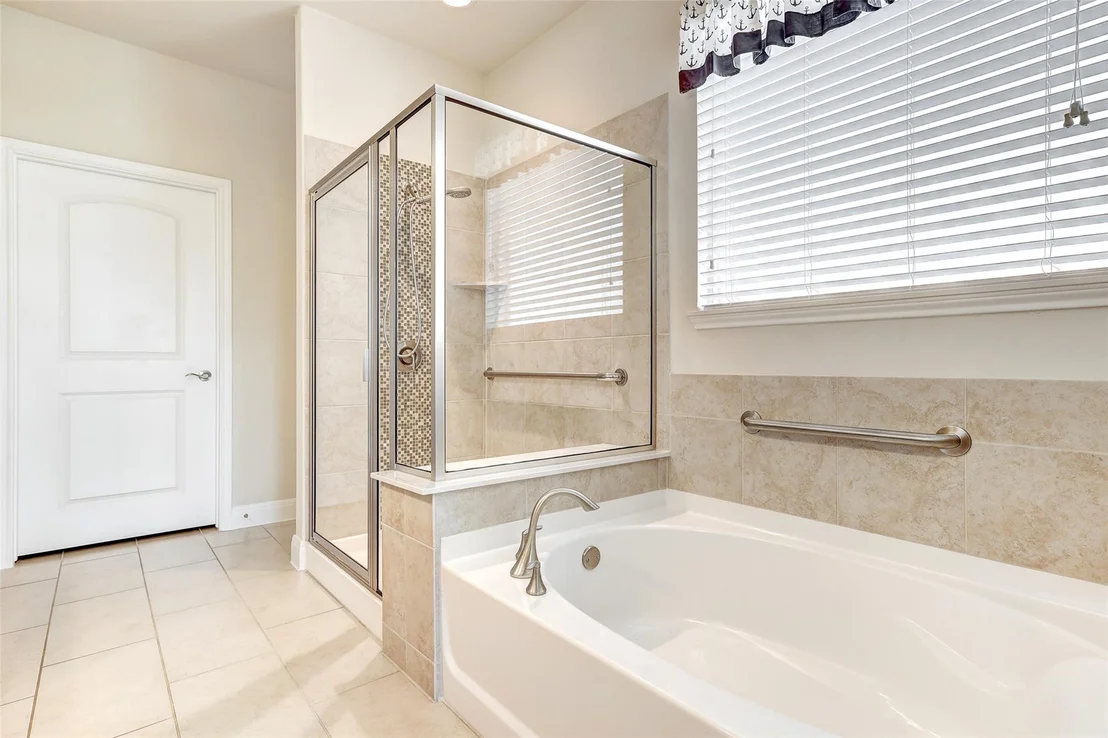 Photo of 2 Acacia WAY