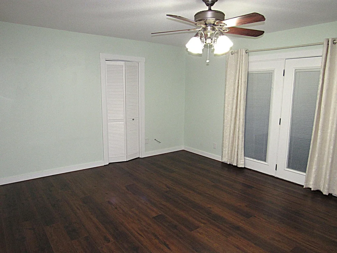 Photo of 737 Estate DR