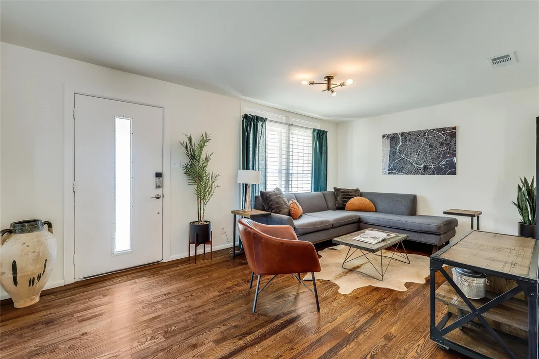 Photo of 5202 Knight CIR
