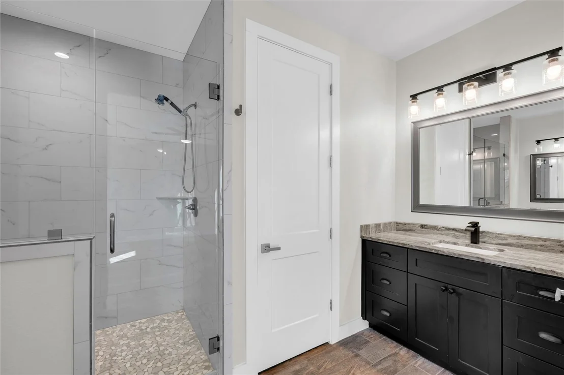 Photo of 3205 Douglas DR