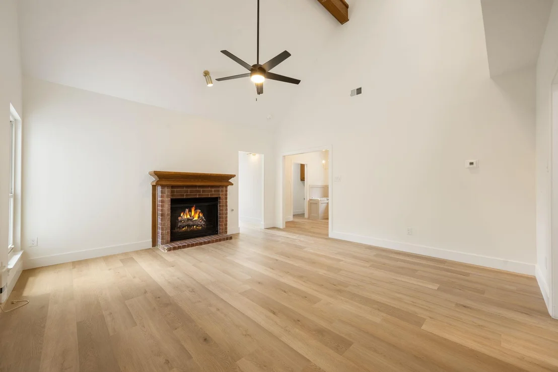 Photo of 1102 Twin Creek DR