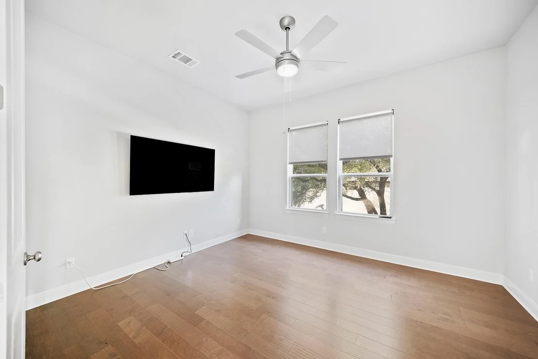 Photo of 212 Iva June LN