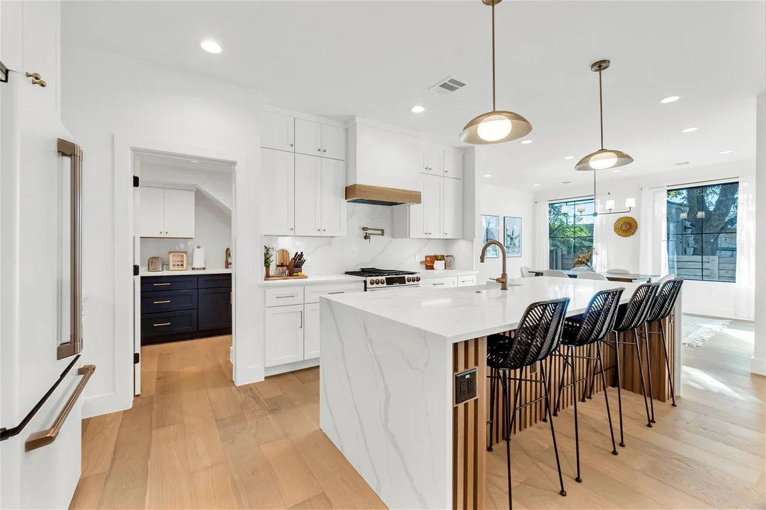 Photo of 1902 Tillotson Ave