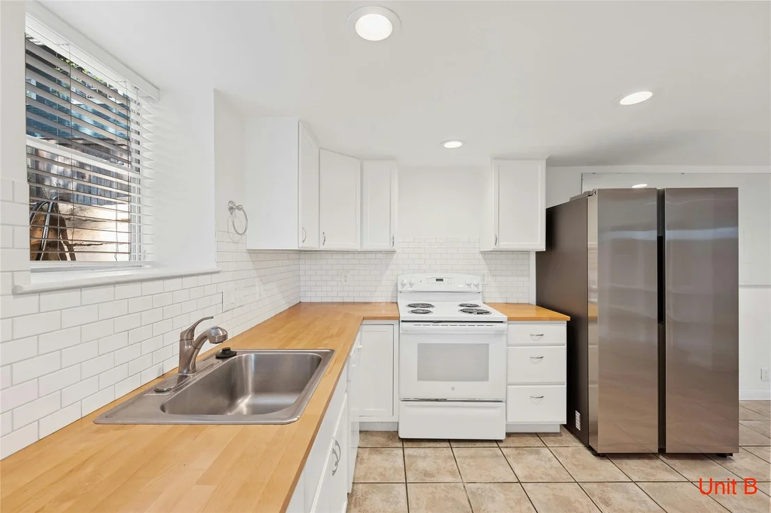 Photo of 2301 W 10th ST