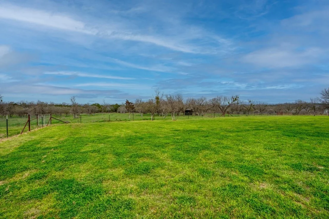 Photo of 104 Schoolhouse LN