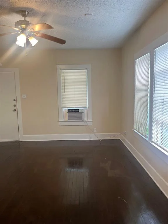 Photo of 4627 Depew Ave