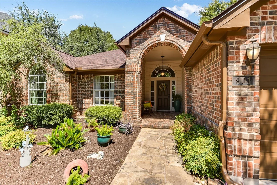 Photo of 901 Rock Spring CV