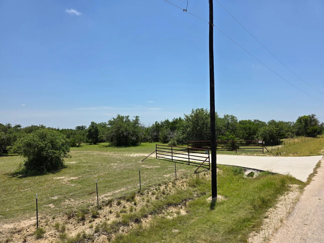 Photo of 237 Oak Glen LN