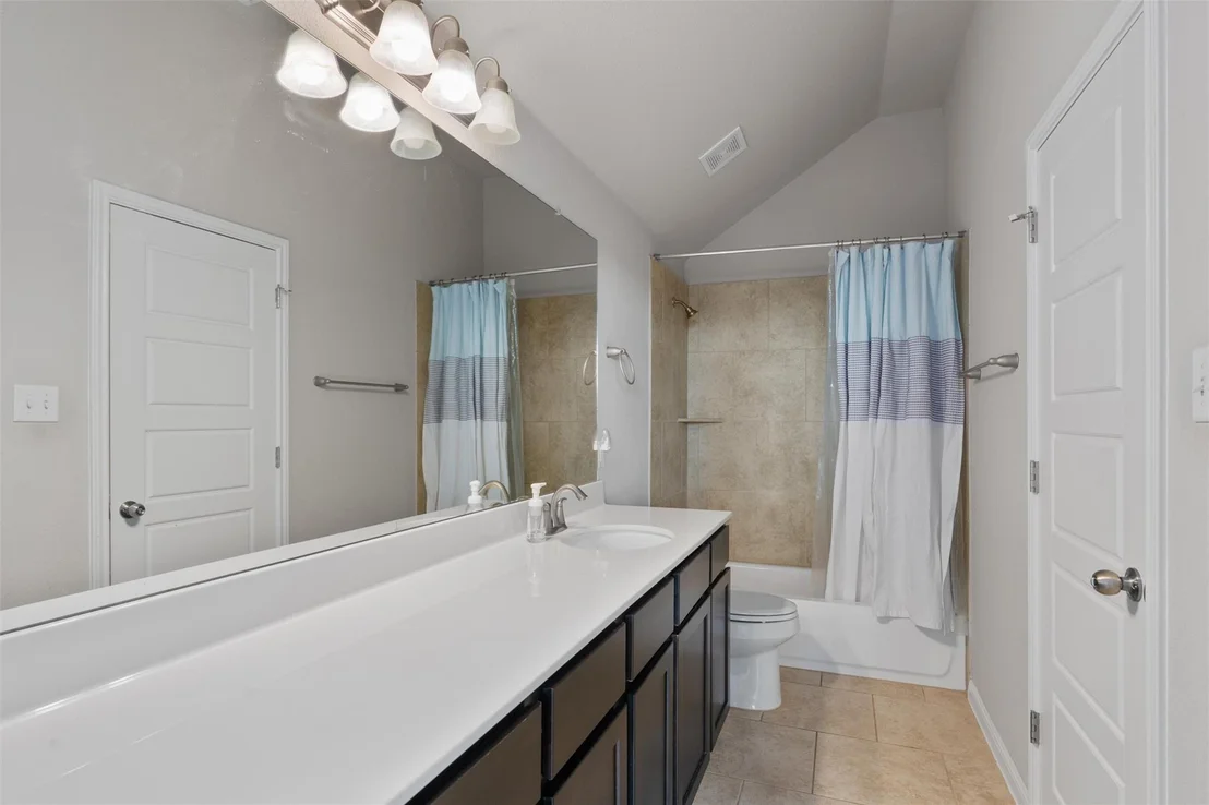 Photo of 1008 Clearwing CIR