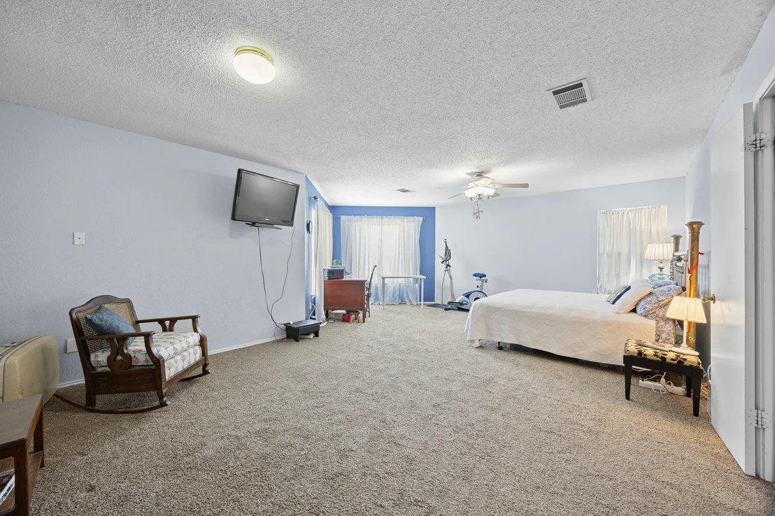 Photo of 1001 Canterbury TRL