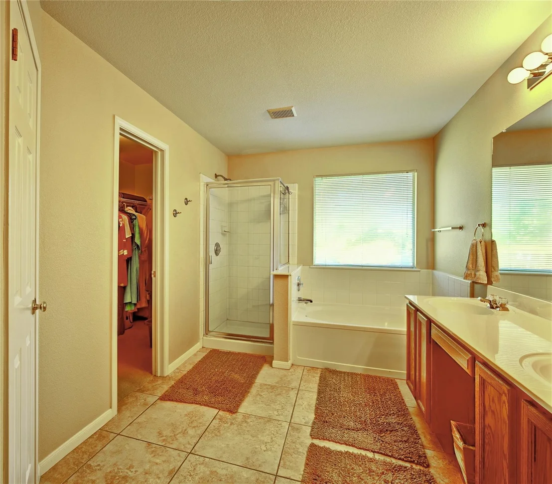 Photo of 900 Spring Hollow DR