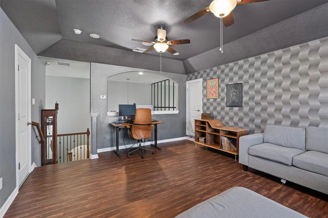Photo of 3704 Gildas PATH