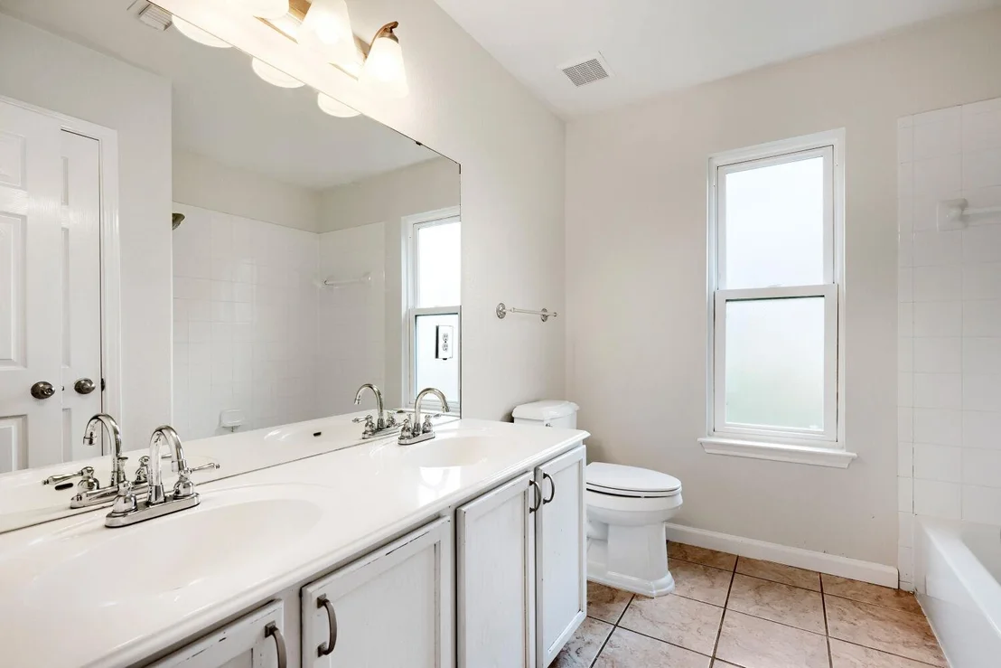 Photo of 1405 Hawk DR