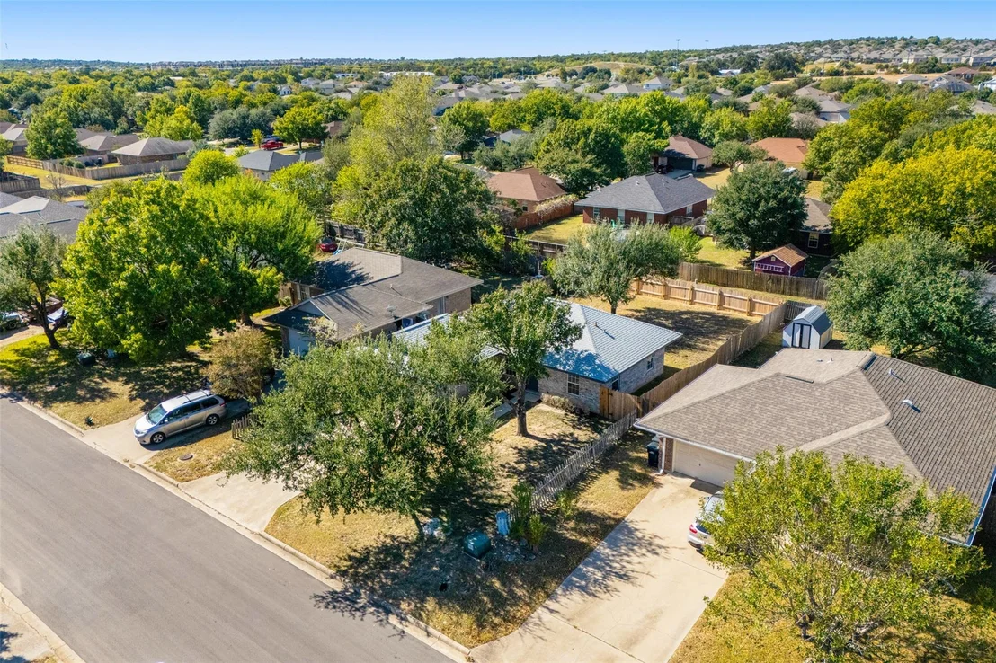 Photo of 419 Bentwood DR