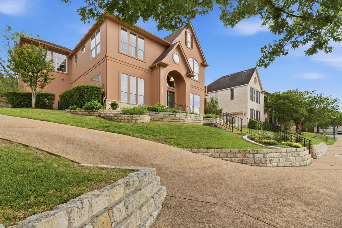 Photo of 1717 Allium DR