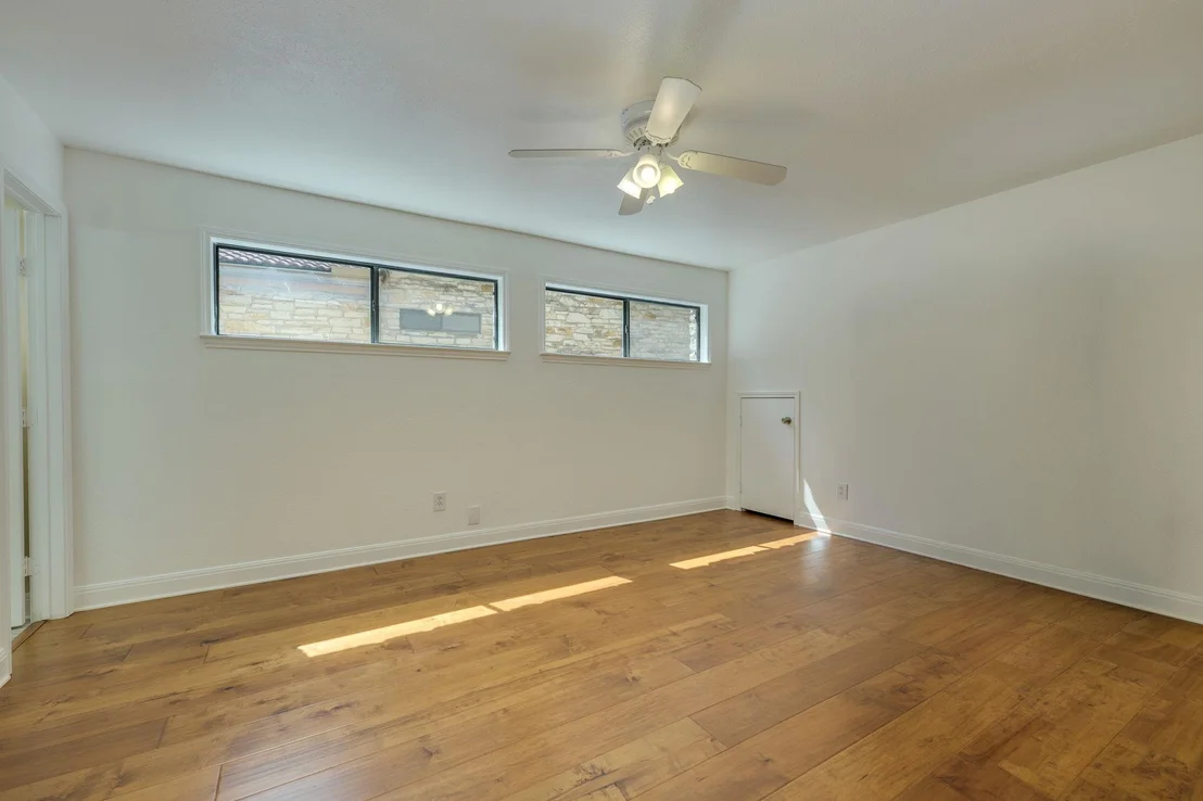 Photo of 103 Crescent Bluff