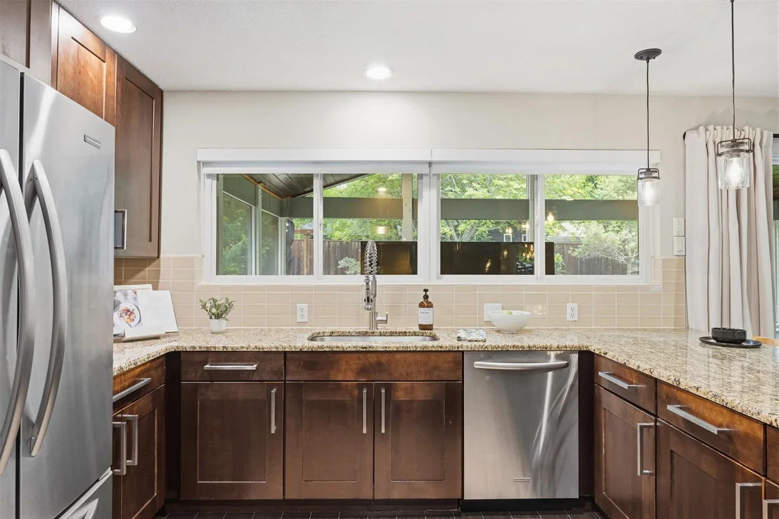 Photo of 7211 Geneva DR