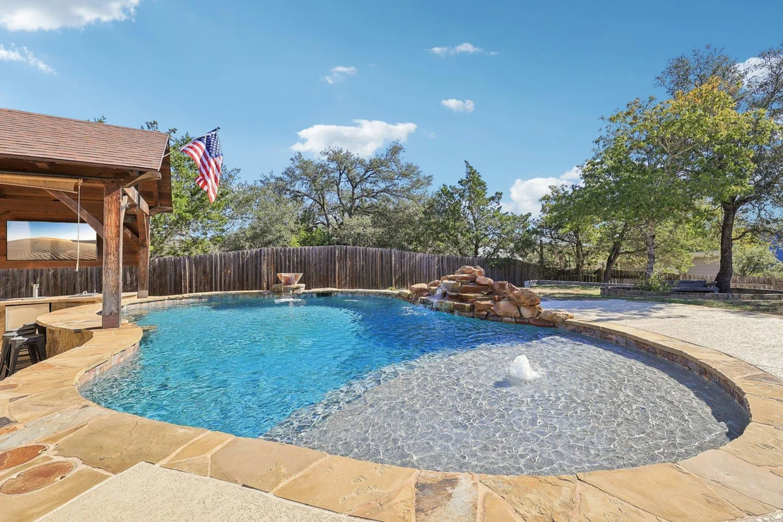Photo of 840 Scenic CIR